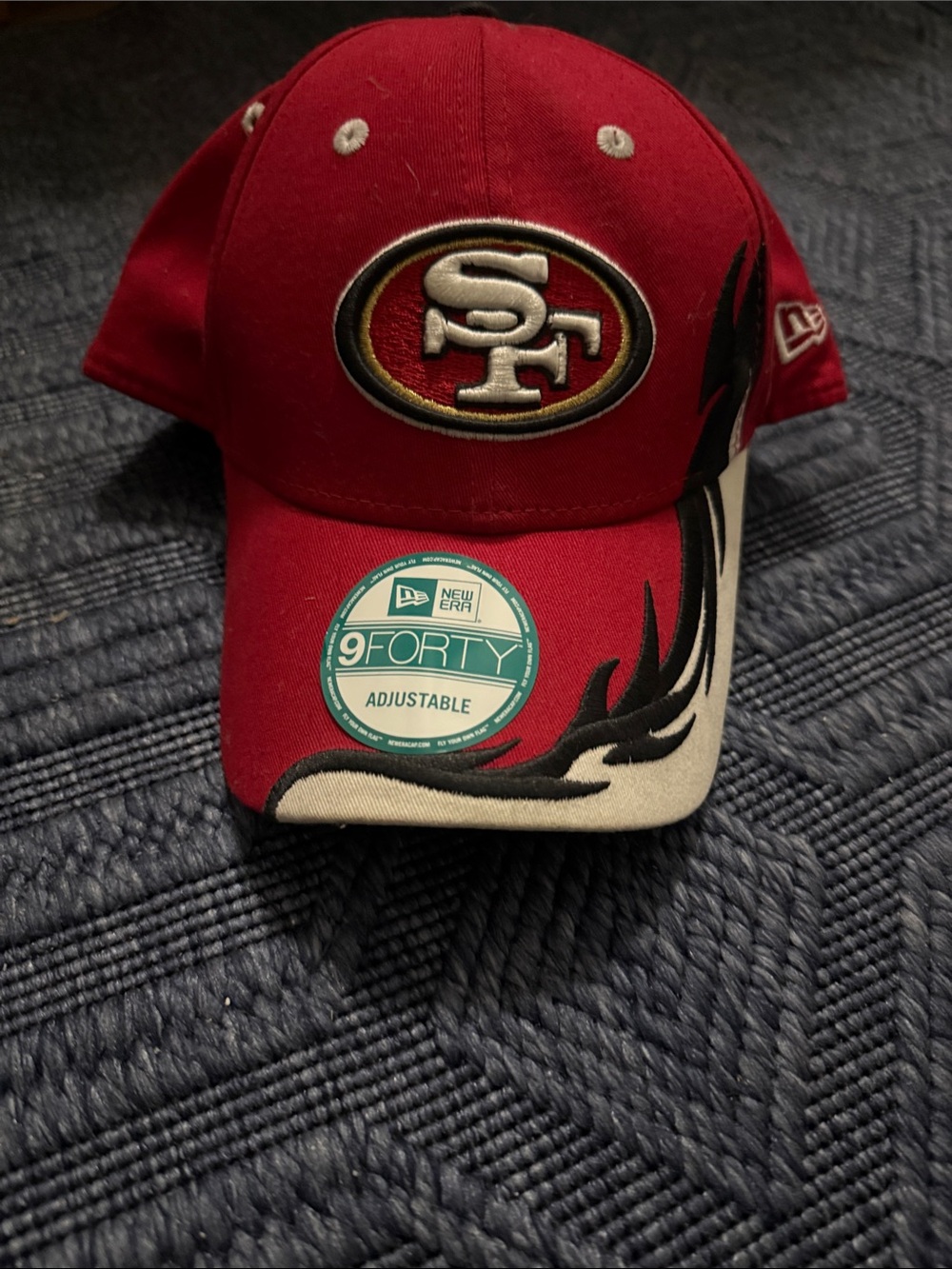 NWT Era red San Francisco SF 49ers Embroidered Logo Cap with Black Trim